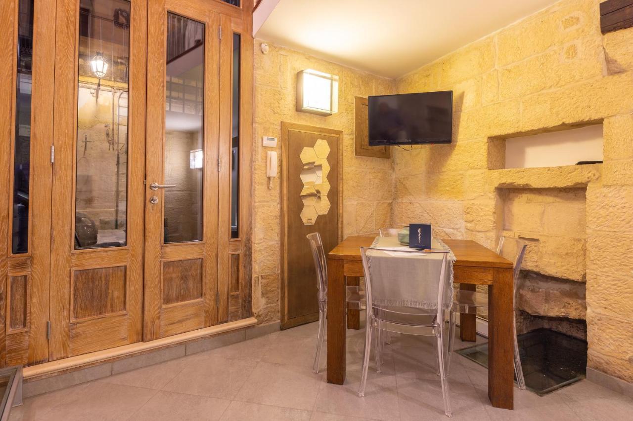 Espezia Bed & Breakfast Lecce Bagian luar foto